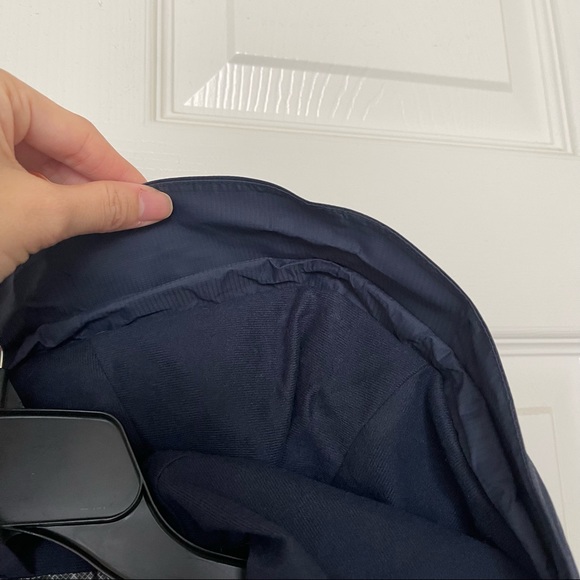 VINEYARD VINES Stow & Go Navy Blue with Pink Accents Raincoat - XS - flawed - Picture 10 of 15